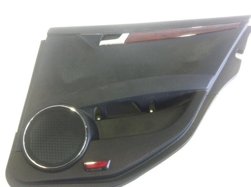 2010 mercedes c350 c300 w204  right rear door panel  29989