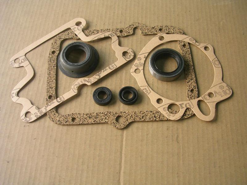 Opel gt - al / manta / 1900    transmission gasket  &  seal  kit