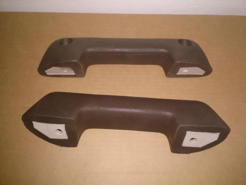 Set two door armrest nissan datsun brown color new