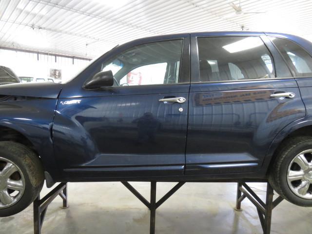 2003 chrysler pt cruiser front door left 2404095