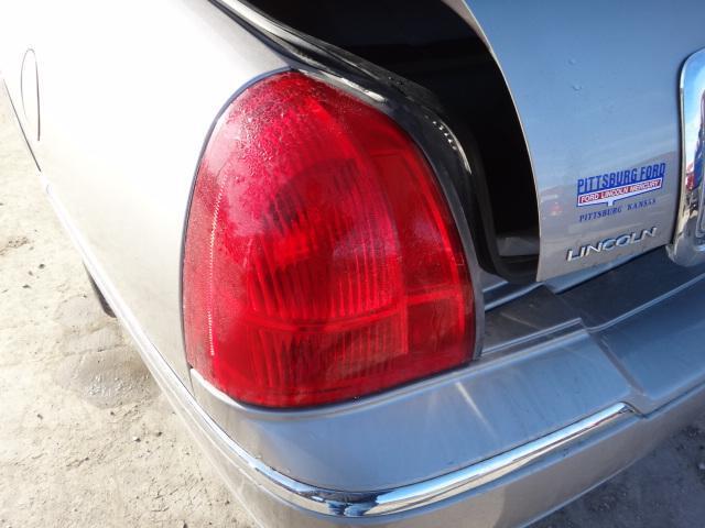 Tail light 03 04 05 06 07 08 09 town car, left