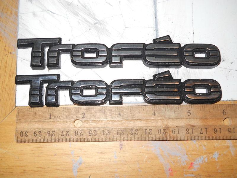 1988 olds trofeo door emblem set