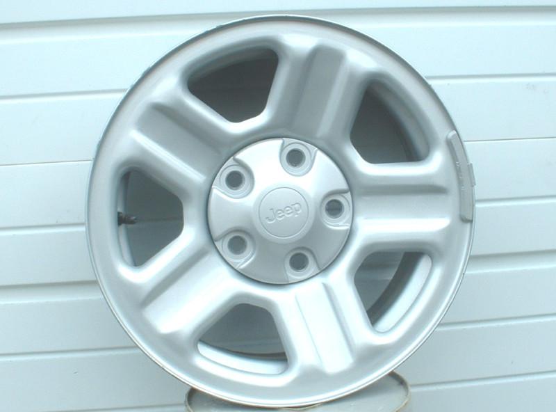 07-13 jeep wrangler 16"x 7" steel factory oem wheel rim - hollander #9072