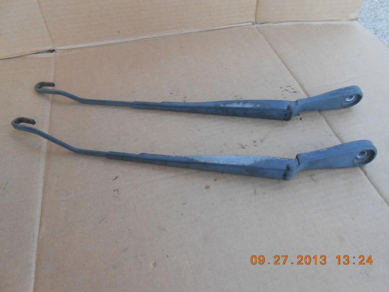 1999-04 jeep grand cherokee windshield wiper arm set of 2 oem units 