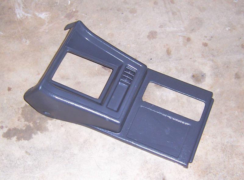 89' - 98' geo tracker - suzuki sidekick -center console / shifter cover trim  