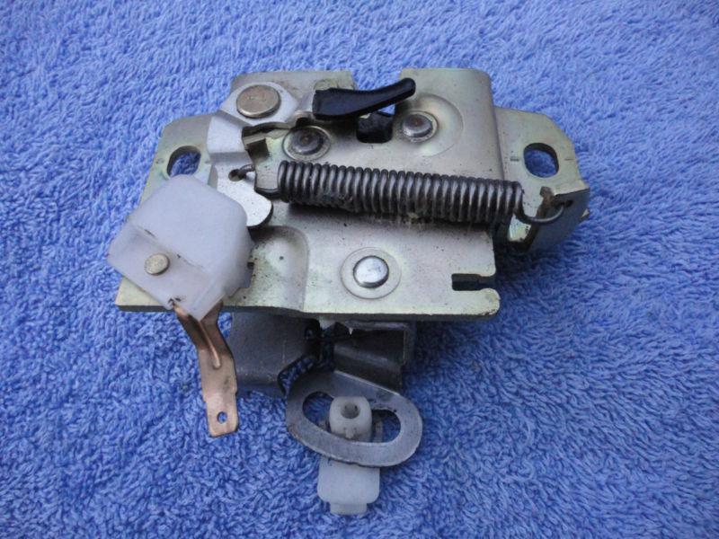 01 02 03 04 mitsubishi eclipse trunk lid lock latch oem rear