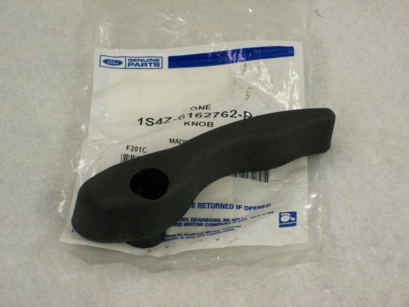 02/07 ford focus - rh seat back release handle - exc. svt 