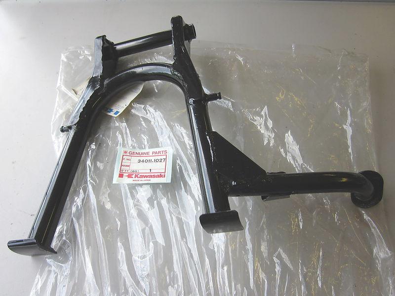 Kawasaki z 550 c2 main center stand 34011-1027 nos