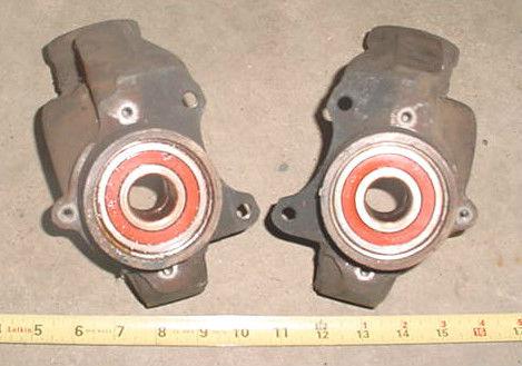 Honda 600 coupe sedan 2 knuckles r&l w/bearings n600 z600 supspension knuckle