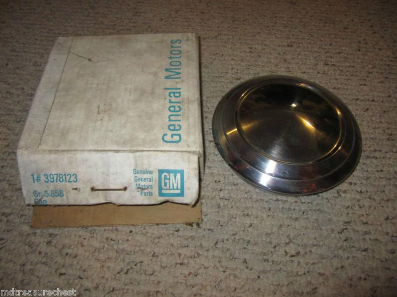 1971 72 73 74 75 chevy vega hub cap nos 3978123 gm