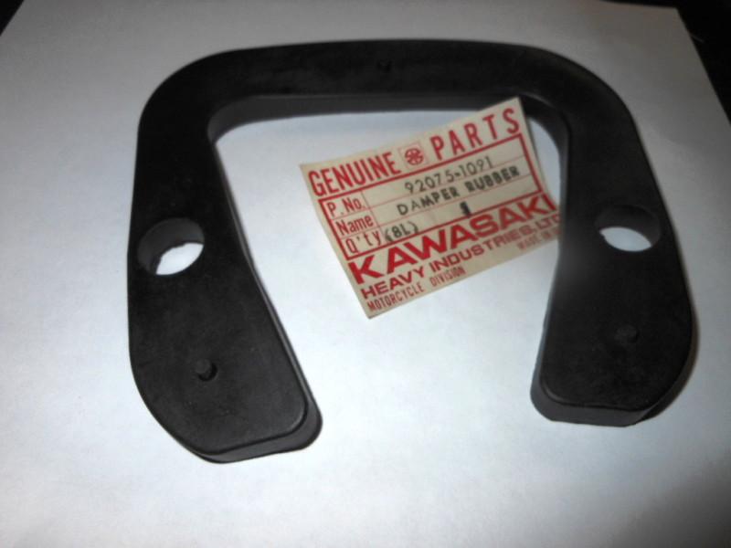 Nos kawasaki rubber bracket damper 1980-1982 kz750 1979-1980 kz1000 92075-1091