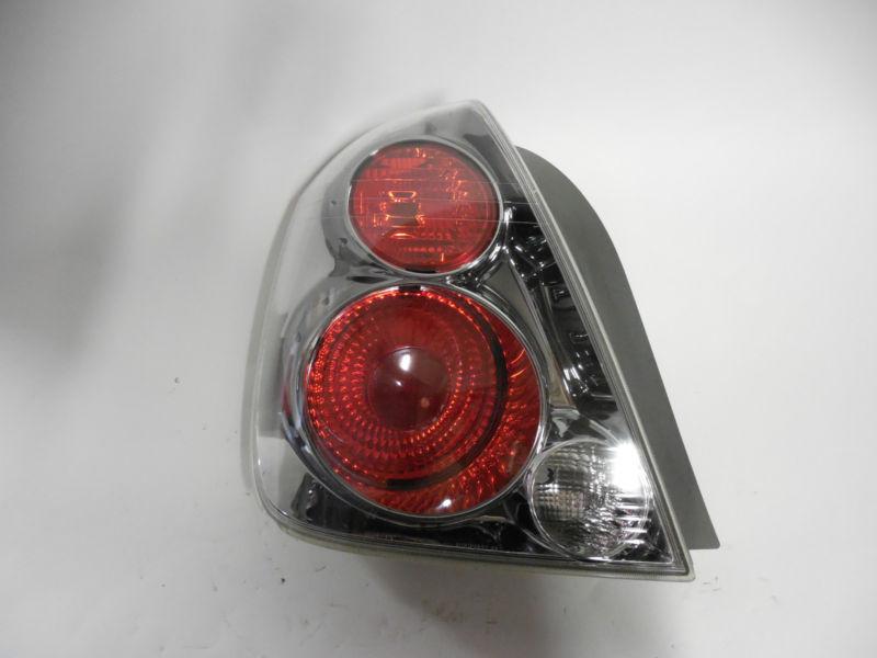 05 06 nissan altima oem left tail light nice!