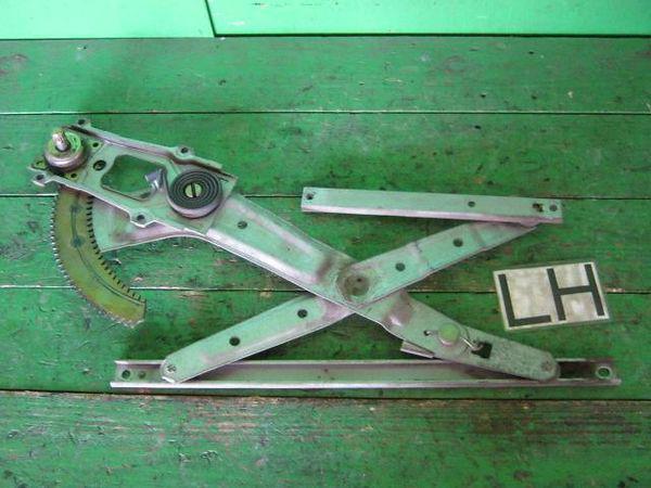 Mitsubishi canter 1988 front left door regulator [2613220]