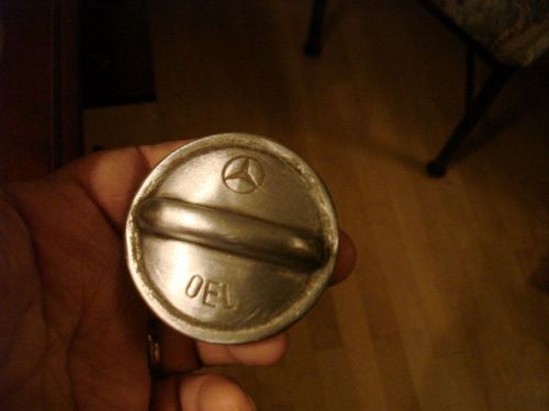 Mercedes w123 engine oil cap