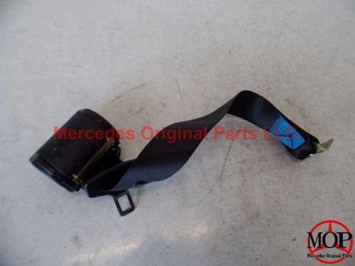 E320      1997 seat belt assembly, rear 28737