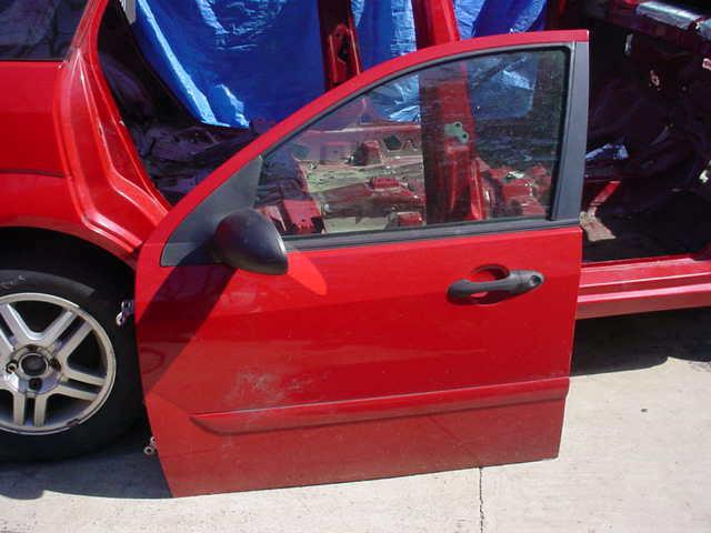 00 01 02 03 04 focus se.4 door, l. left front door, driver side. red complete