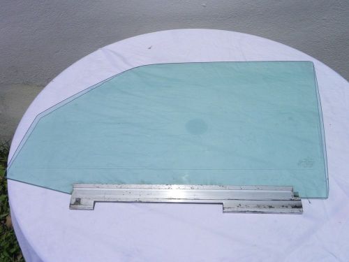 Mercedes w 126 l/h front door window glass oem sekurit