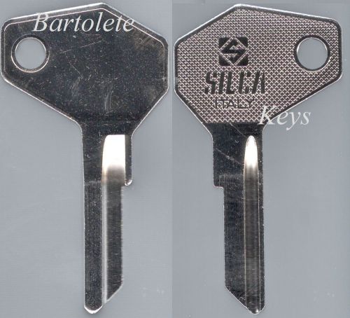 Key blank fits 2000 2001 2002 2003 2004 2005 2006 aprilia etx 125 pv 350 600