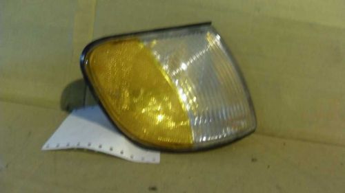 98 99 00 sportage r. corner/park light parklamp/turn signal fender mounted 41103