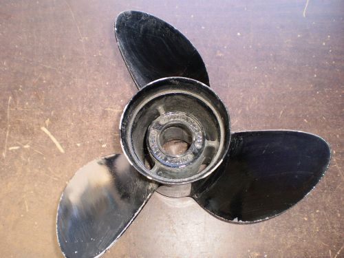 Evinrude johnson michigan wheel 992104 40 hp  propeller  13.25 x 17 vortex p37