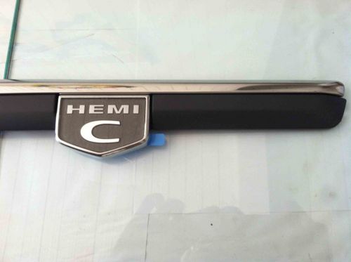 2008-2010 chrysler-dodge right front door molding oem 1dx20tzzac