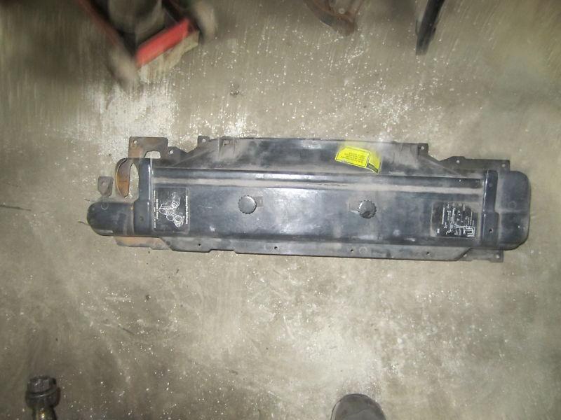 85 89 corvette c4 upper radiator schroud 14076563