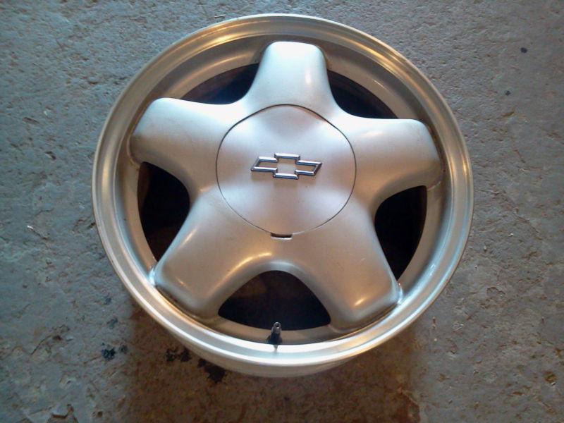 *16 inch factory alloy rim - chevrolet lumina / monte carlo / 1995-2000 / silver