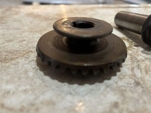 Continental o-470 l aircraft engine vacuum pump drive gear gears