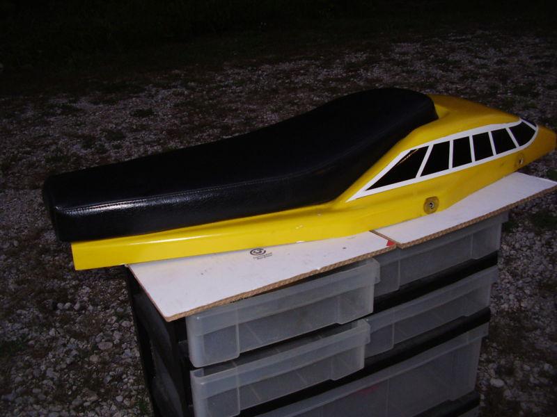 1976-1981 yamaha sr/tt/xt  rear fiberglass tailpiece used  yellow/black trackmas