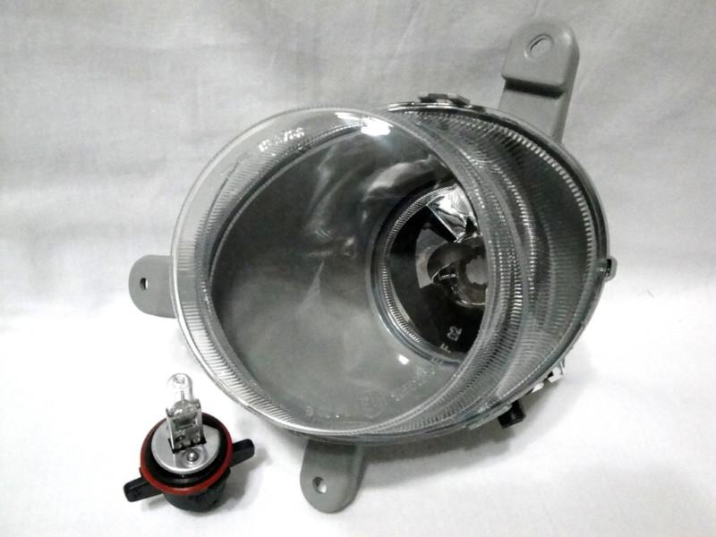 Volvo 2005-2009 s60 t5 model driving  fog light lamp l h driver side w/bulb new