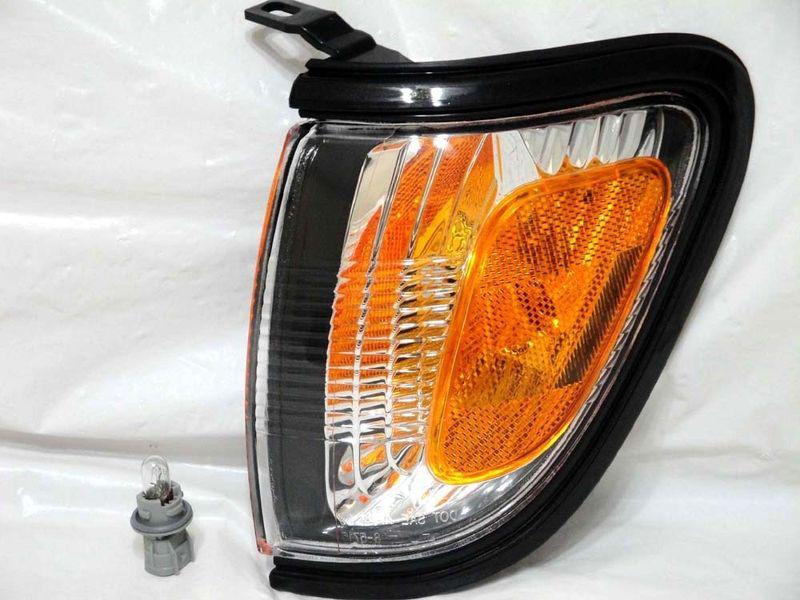 Toyota 01-04 tacoma corner park signal light lamp w/lightbulb black trim l h new