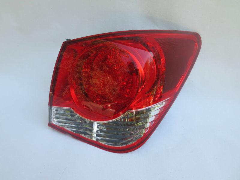 10 11 12 chevrolet cruze right rear tailight oem