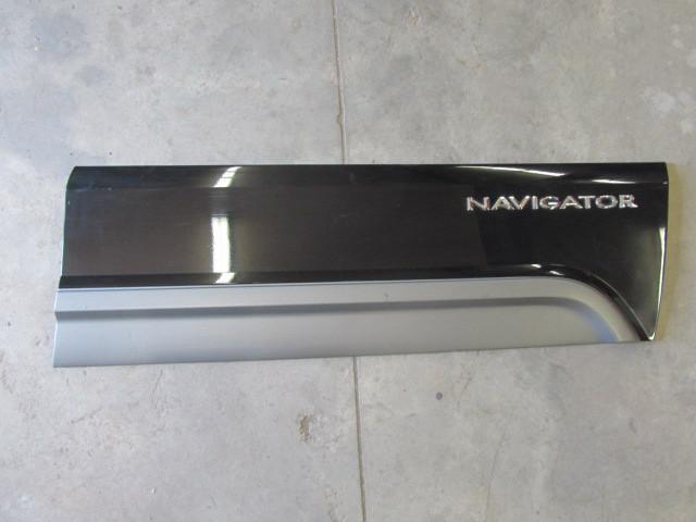 Lincoln navigator 03 04 05 06 door trim door right front oem