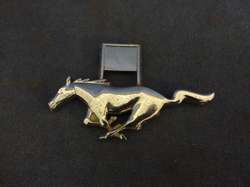 Vintage mustang emblem (small) - original