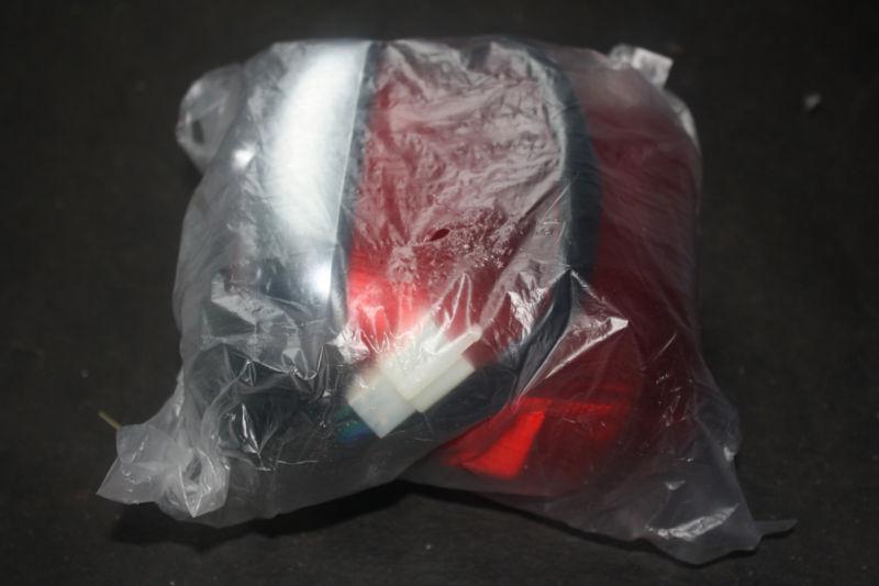 Nos yamaha taillight assembly 3d1-h4700-00-00