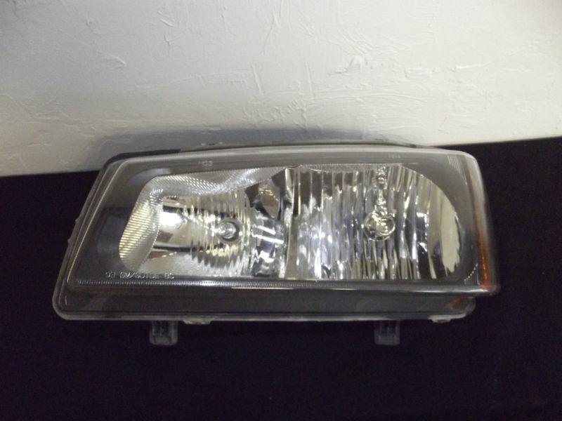 2003 - 2006 chevy chevrolet silverado avalanche left driver head light lamp