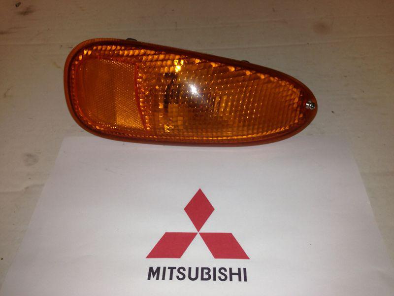 1994-1998 dsm mitsubishi 3000gt passenger right corner marker turn signal light