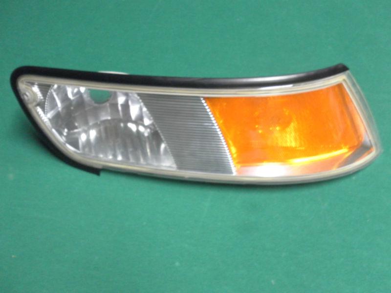 1998-2002 mercury grand marquis rh side turn signal corner light lamp assembly