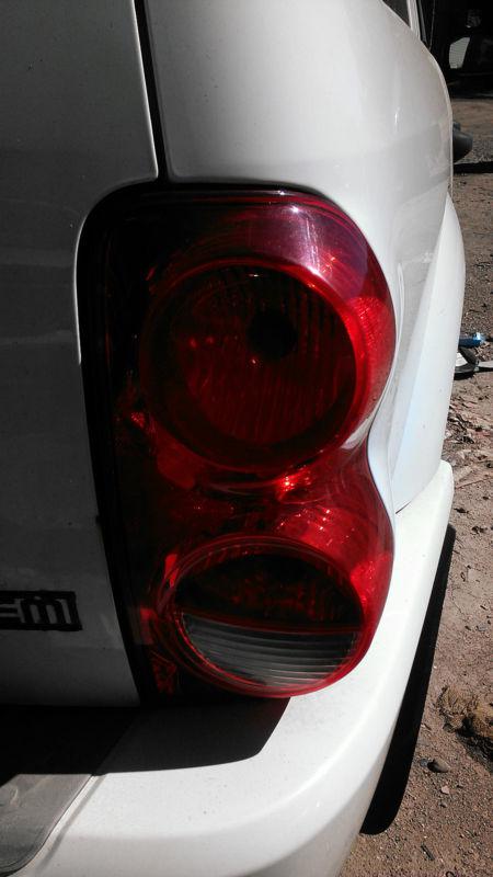 Oem 2004-2009 dodge durango passenger's side tail light 04 05 06 07 08 09