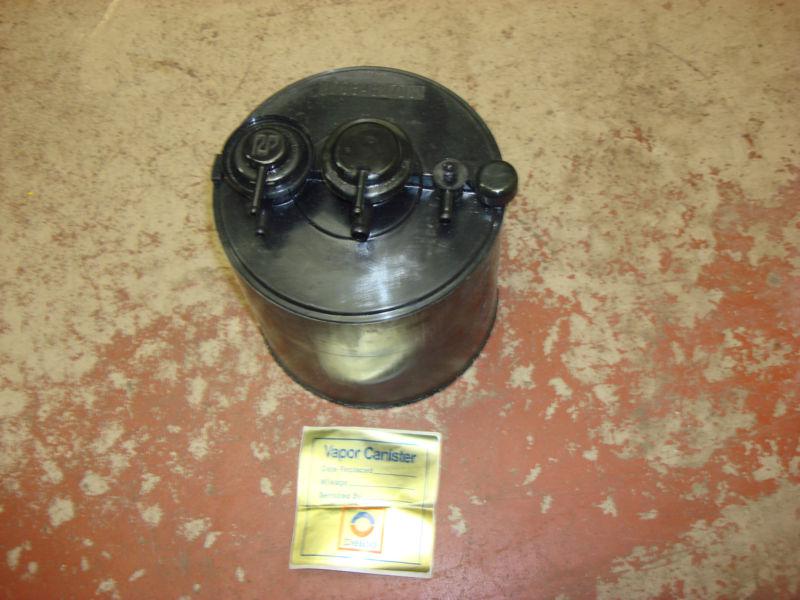 Nos delco gm vapor canister 17064627 chevrolet gmc truck