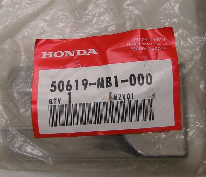  honda nos oem step rubber stopper 1982-87 vf750 vt500 gl1100 plus 50619-mb1-000