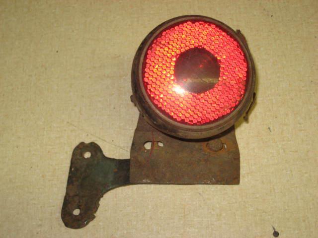 Lqqk! yankee old truck trailer tail light with mount old car bus van