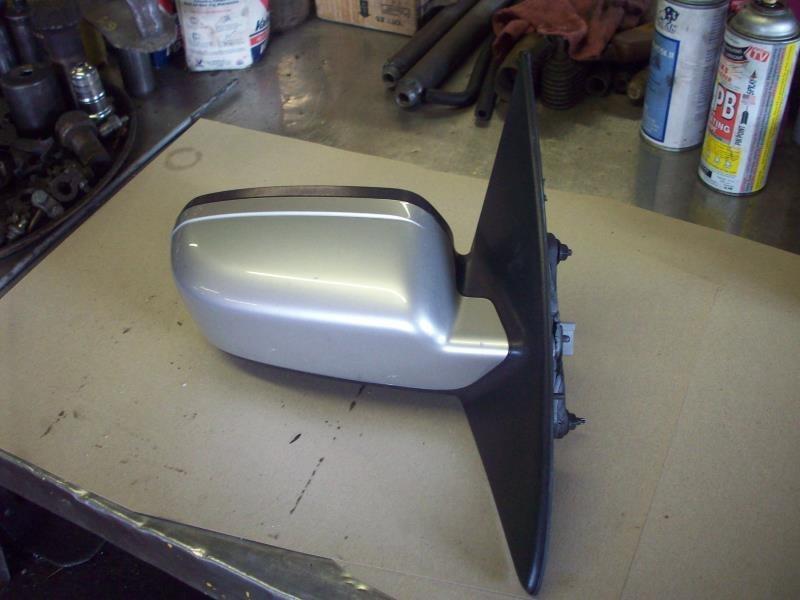 06 07 08 09 10 fusion r. side view mirror power w/puddle lamp heated