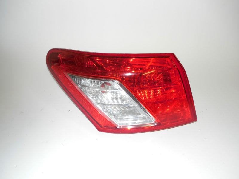 07 08 09 lexus es350 oem left tail light nice!