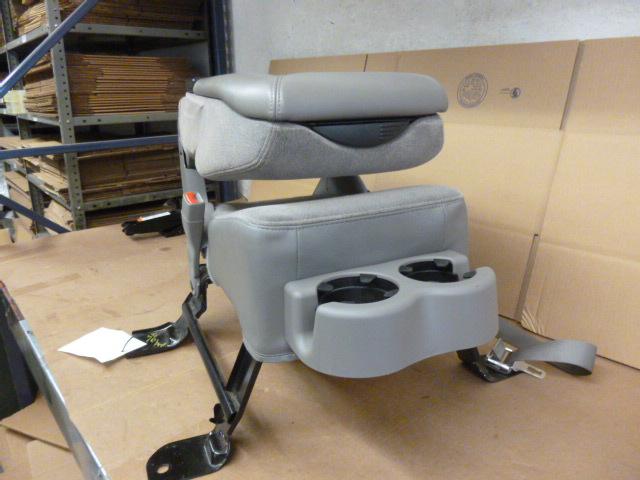 Chevy silverado 1500 2500 gm sierra jump seat center console 02 03 04 05 06, 