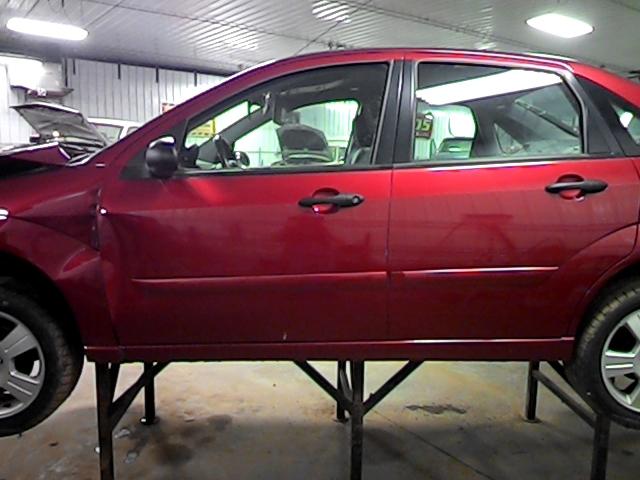 2005 ford focus door latch driver left front 2596314