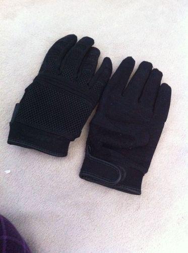 Riding gloves