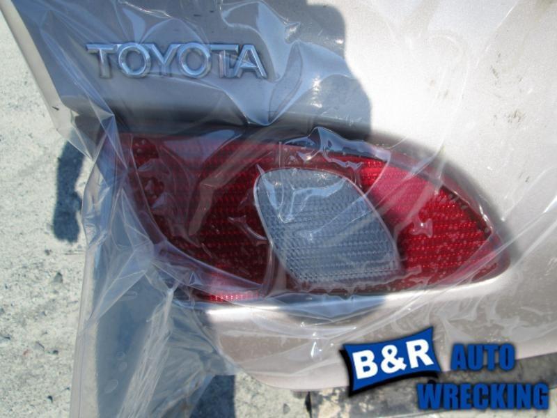 Left taillight for 98 99 00 toyota corolla ~ lid mounted 4723200