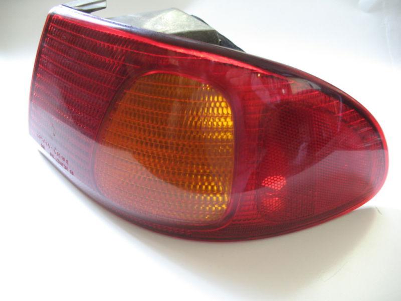 1998 1999 2000 2001 2002 toyota corolla passenger right side rear taillight lamp