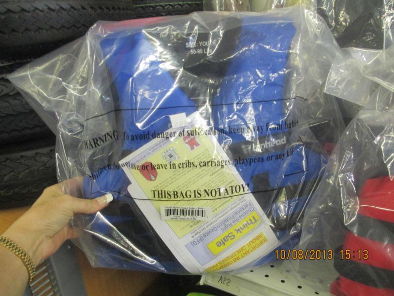 Stearns 50-90 lbs foam uscg approved youth vest nip blue